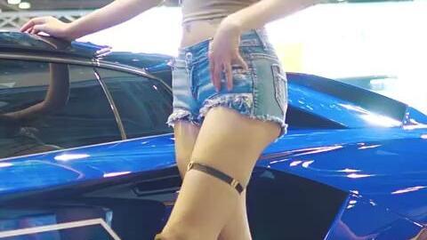 牛仔裤车模视频,时尚与速度的完美融合