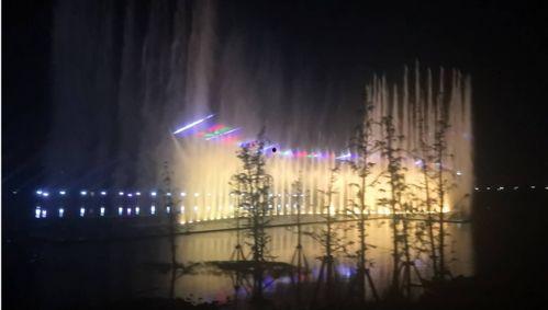 喷泉灯光视频,喷泉灯光秀的视觉盛宴